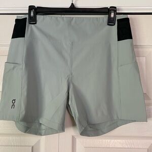 On Running Women's light blue Athletic Shorts with pockets